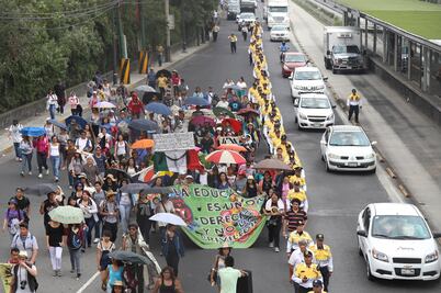 Alumnos excluidos reinician marcha al Parque Hundido