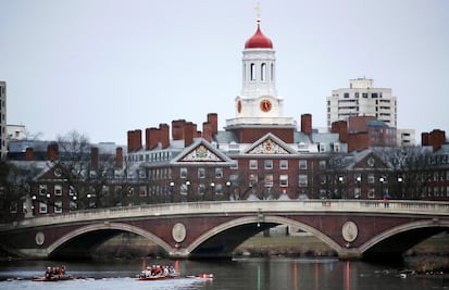 Harvard rechaza a estudiantes por compartir memes contra mexicanos