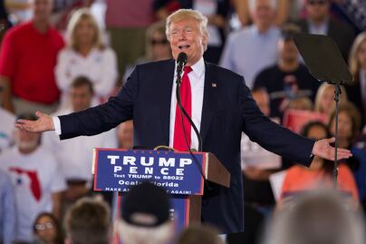 Campaña de Trump tacha de "ficción" denuncias de tocamientos impropios