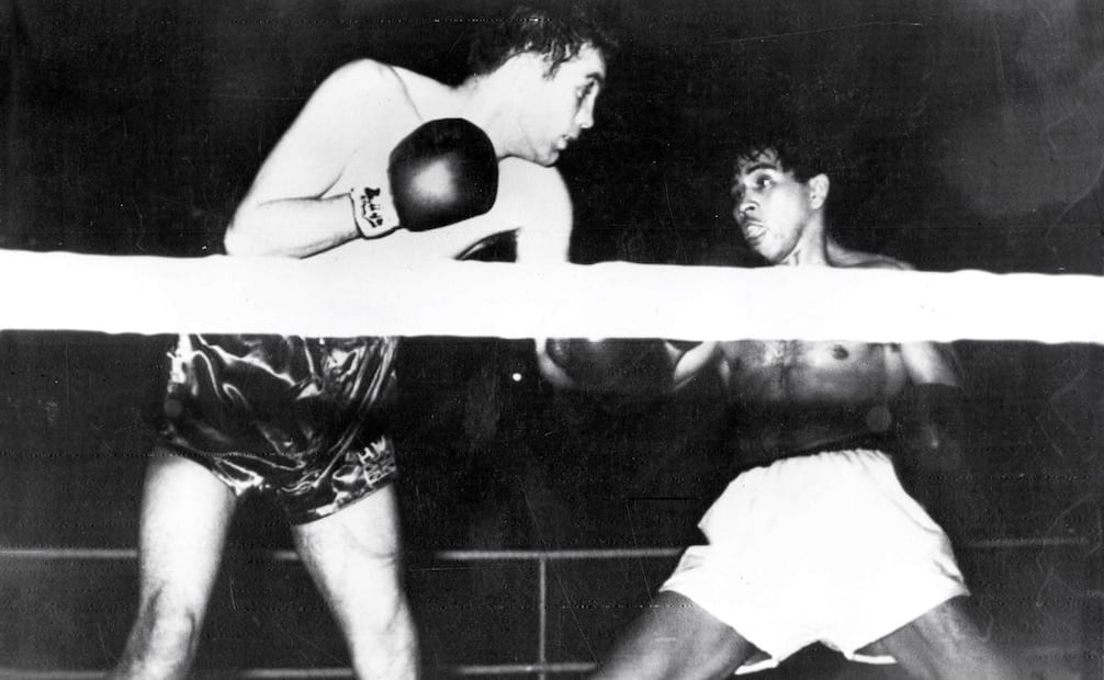 Enfrentamiento Saldívar vs. Winstone en Londres, 1965. Los europeos apodaron a Saldívar “El Toro”, por la contundencia de su golpe. Foto: UPI/ESPECIAL.