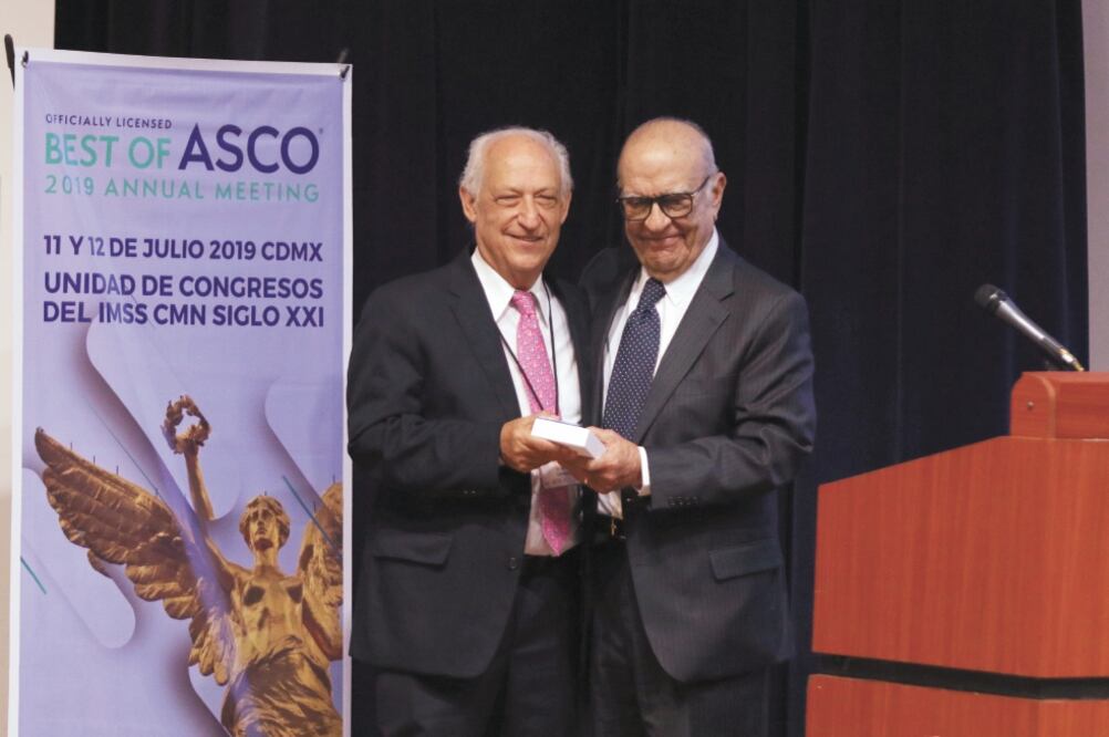 El presidente del Departamento de Oncología en el MD Anderson Cancer Center de Texas, Vicente Valero, fue reconocido por su trayectoria médica y aportes en la materia. Foto/CARLOS MEJÍA. EL UNIVERSAL