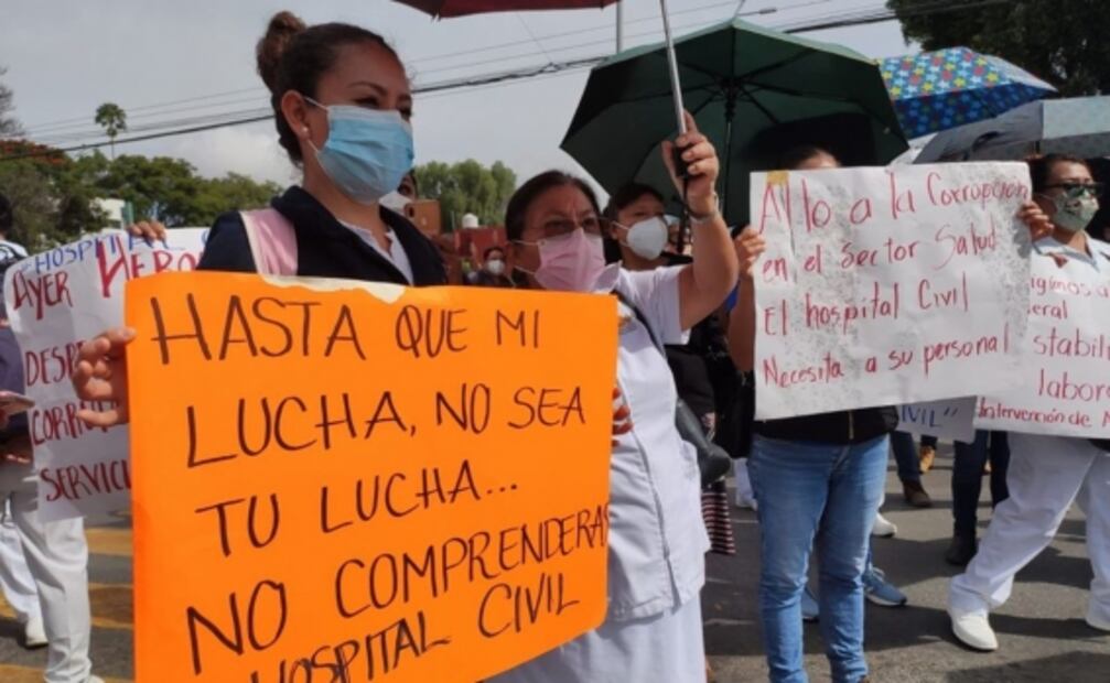 Exigen intervención de AMLO ante despidos de personal en hospitales de Oaxaca
