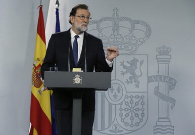 Gobierno español propone cesar al presidente de Cataluña y convocar comicios
