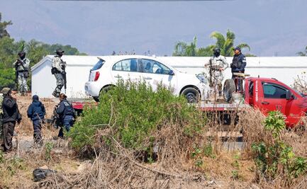 Localizan 3 muertos en taxi varado en pueblo de C. Izcalli
