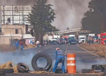 Bloquean vialidad en Toluca por atropellado