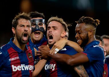 El Betis y Andrés Guardado caen en su debut ante el Levante