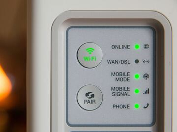 Presiona este botón del módem para potenciar tu internet