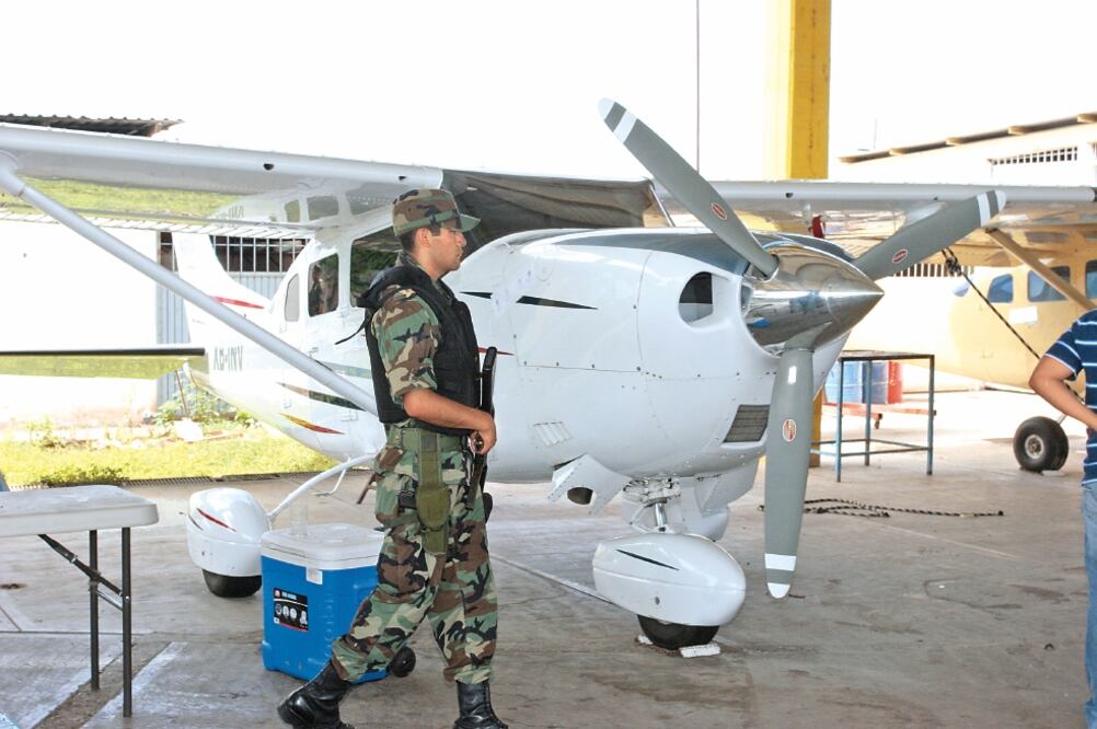 La Sedena debe informar el año y modelo de las aeronaves aseguradas entre 2000 y el 10 de febrero de 2016 (ARCHIVO. EL UNIVERSAL)