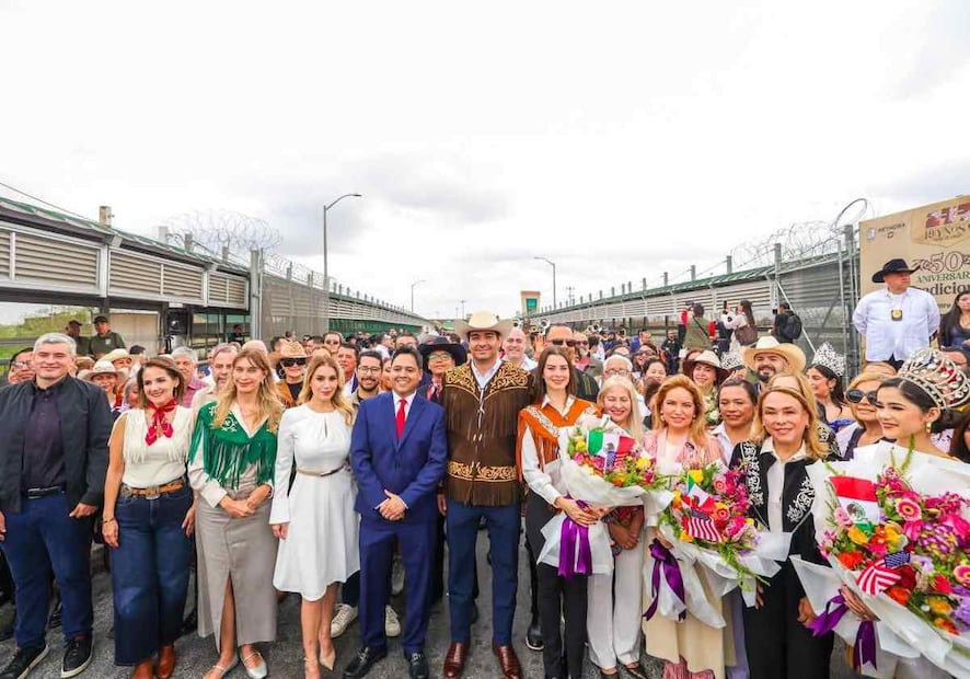 El evento se llevó a cabo en el Puente Internacional Reynosa-Hidalgo, donde cada año se realiza el abrazo. Foto: Especial