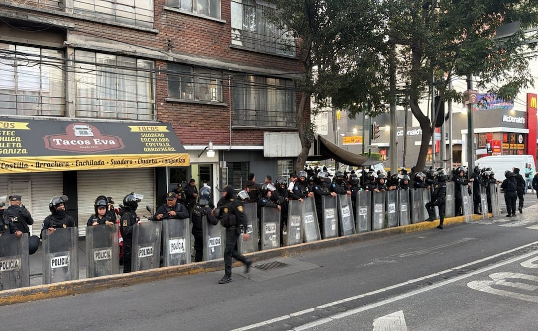 Desalojan edificio en Narvarte Poniente por presunta invasión. Foto: Especial