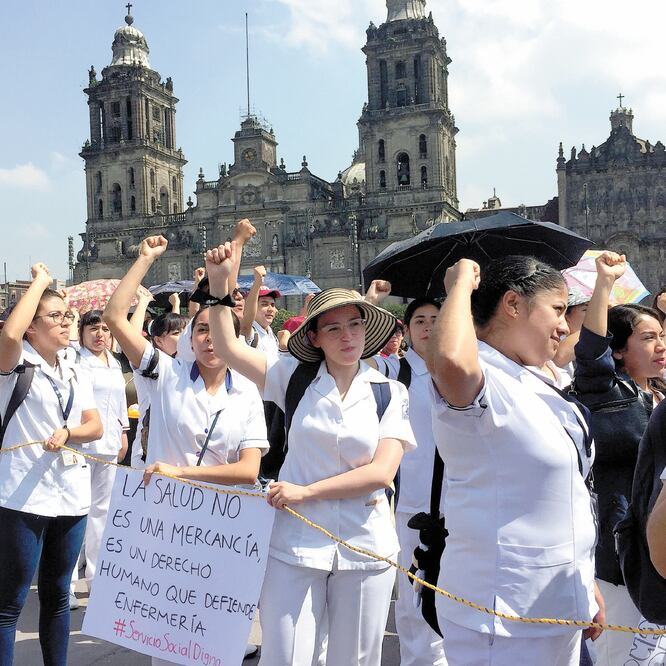 Debido a un retraso en sus pagos, descuento de un bono que les depositaron en diciembre de 2018 y becas para médicos pasantes condicionadas, integrantes del sector Salud se han manifestado en múltiples ocasiones. ARCHIVO EL UNIVERSAL