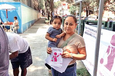 Inicia canje de vales para útiles y uniformes