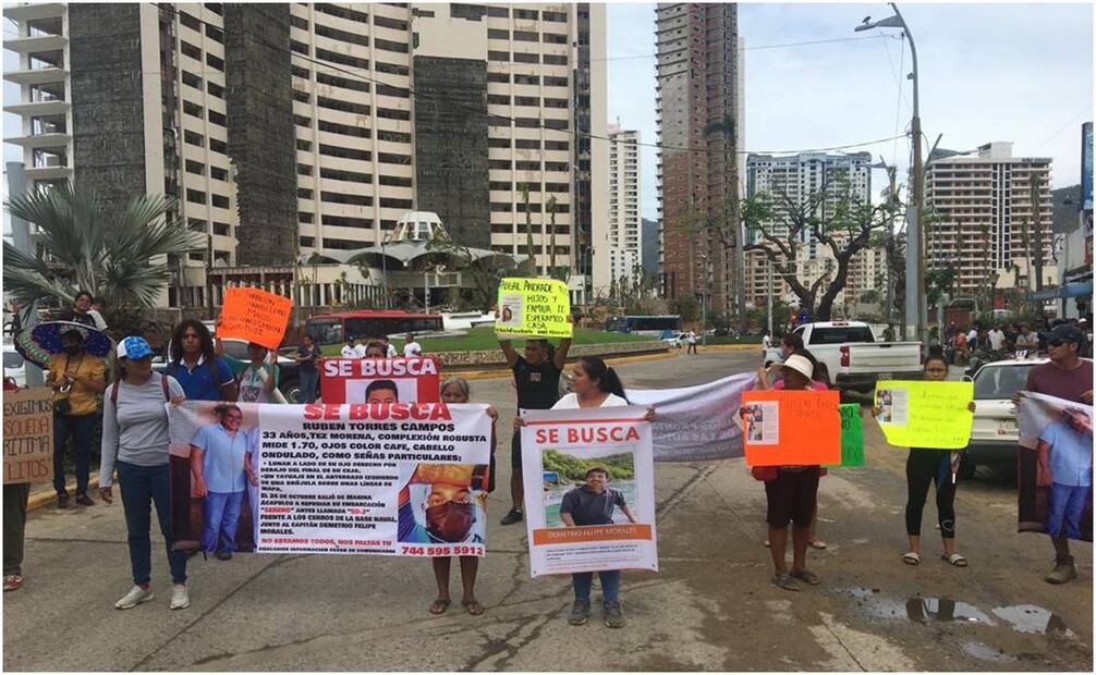 Familiares de desaparecidos en huracán Otis. Foto: Arturo de Dios Palma/ EL UNIVERSAL