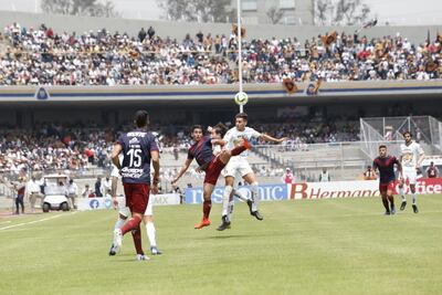 Chivas alinea a jugador no formado en México contra Pumas