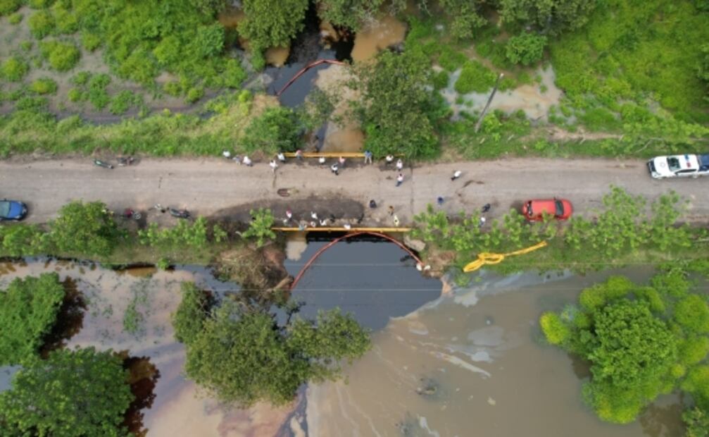 Derrame de hidrocarburo deja sin agua a 600 mil personas en Tabasco