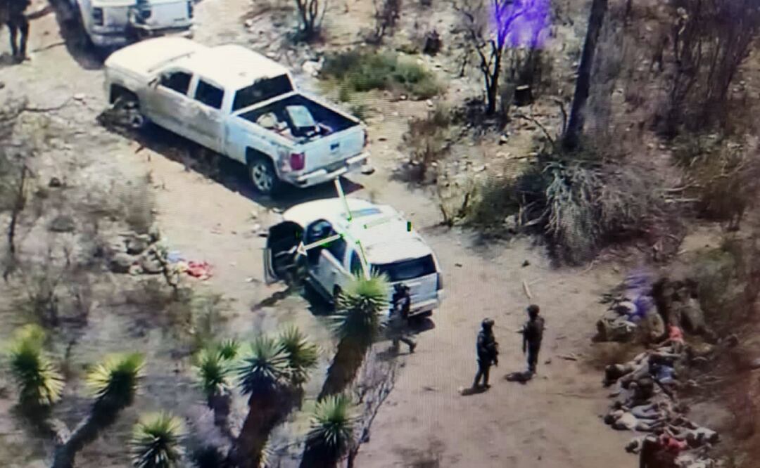 Elementos de Seguridad hallando a dos grupos de personas desaparecidas. Foto: Especial