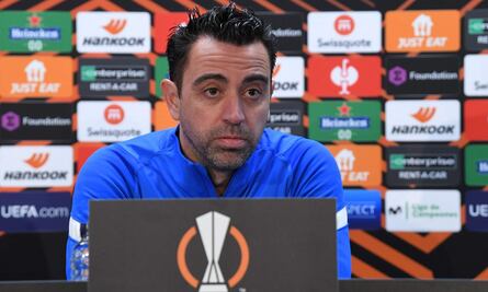 Xavi, "Da rabia escuchar el himno de la Champions y no estar ahí"