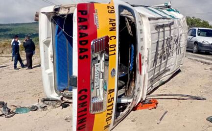 Volcadura de transporte público deja 11 lesionados en Hidalgo 