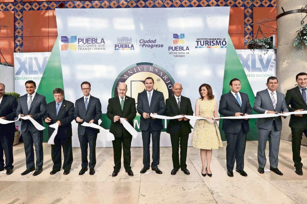 El gobernador poblano Rafael Moreno Valle estuvo ayer en el Congreso Nacional de la Asociación Mexicana de Profesionales Inmobiliarios (ARCHIVO. EL UNIVERSAL)