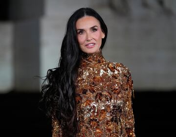 Demi Moore deja a todos boquiabiertos con vestido transparente en la gala de LACMA