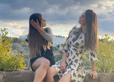 Ximena Navarrete y su hermana encienden Instagram en traje de baño