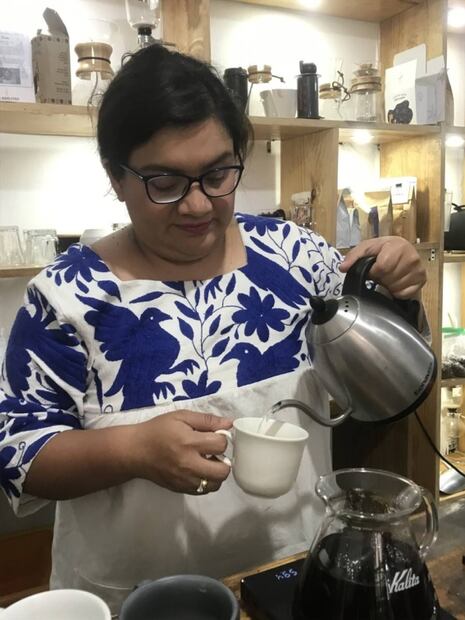 Adelitas, historia de mujeres entre hilos y café