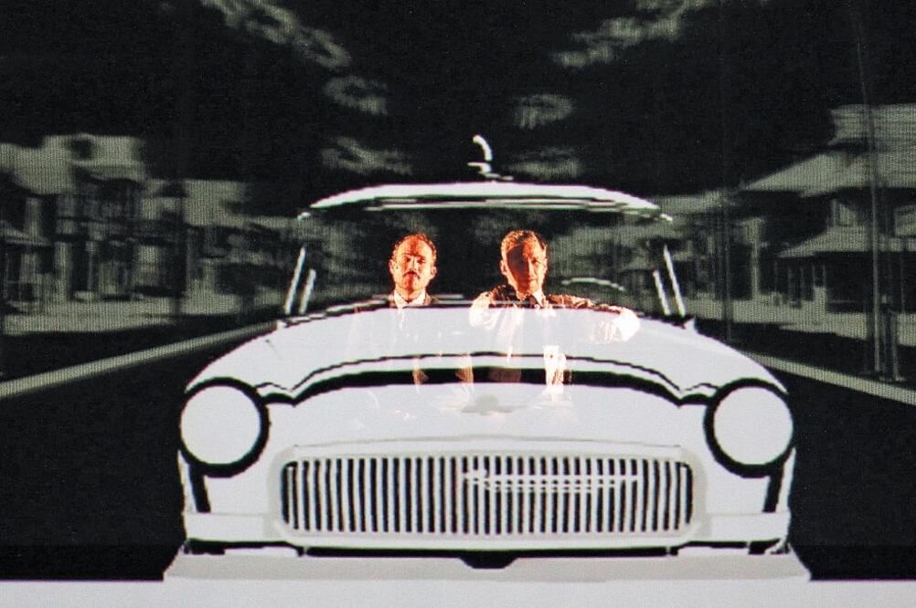 La trama hace que el espectador descubra las pistas junto con los detectives Harry Murphy y Michael Brown (AGUSTÍN SALINAS. EL UNIVERSAL)