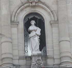 Dañan reloj monumental de Pachuca