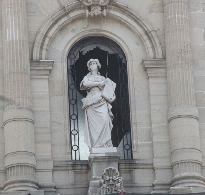 Dañan reloj monumental de Pachuca