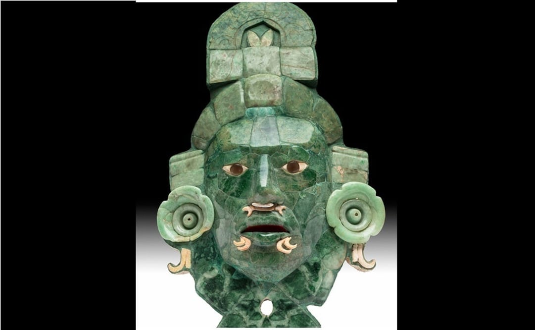 Elaborada en mosaico de jade, concha y obsidiana gris, la máscara de Calakmul de fue manufacturada hace más de mil 200 años, entre 660 y 750 d.C. Foto: Cortesía INAH