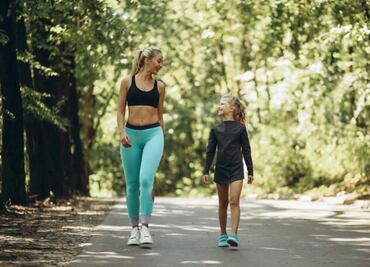 ¿Cuánto tiempo es recomendable caminar por semana, según la OMS?