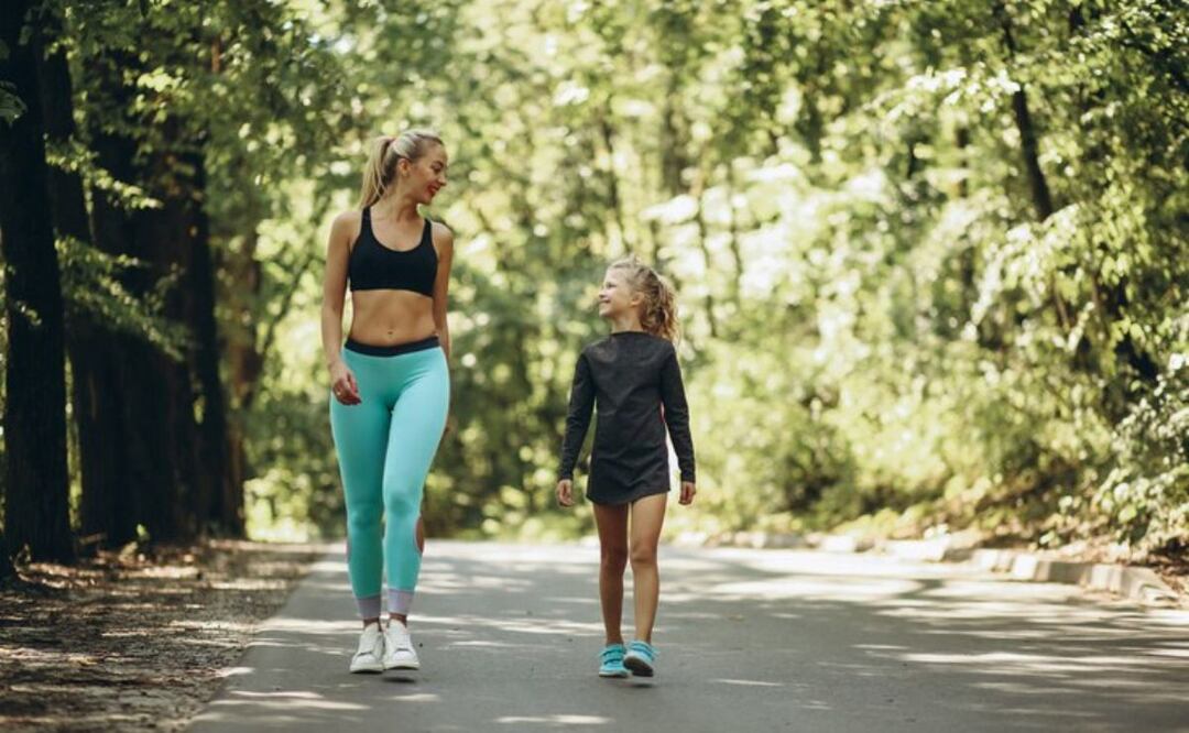 La OMS promueve la importancia de la actividad física para un estilo de vida saludable. Fuente: Freepik.