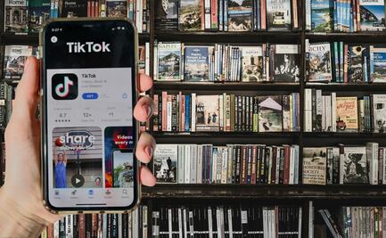 5 tiktokers que fomentan la lectura y debes seguir