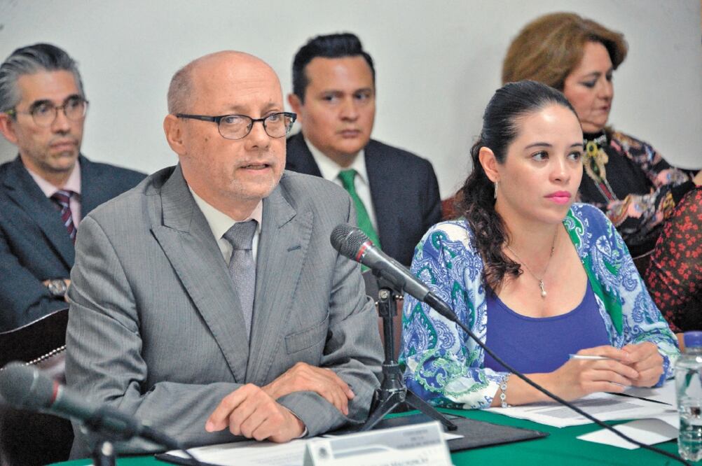 El secretario de Turismo local, Carlos Mackinlay, compareció ante el pleno del Congreso de la Ciudad de México por la glosa del Primer Informe de labores de la jefa de Gobierno, Claudia Sheinbaum Pardo. Foto: ESPECIAL