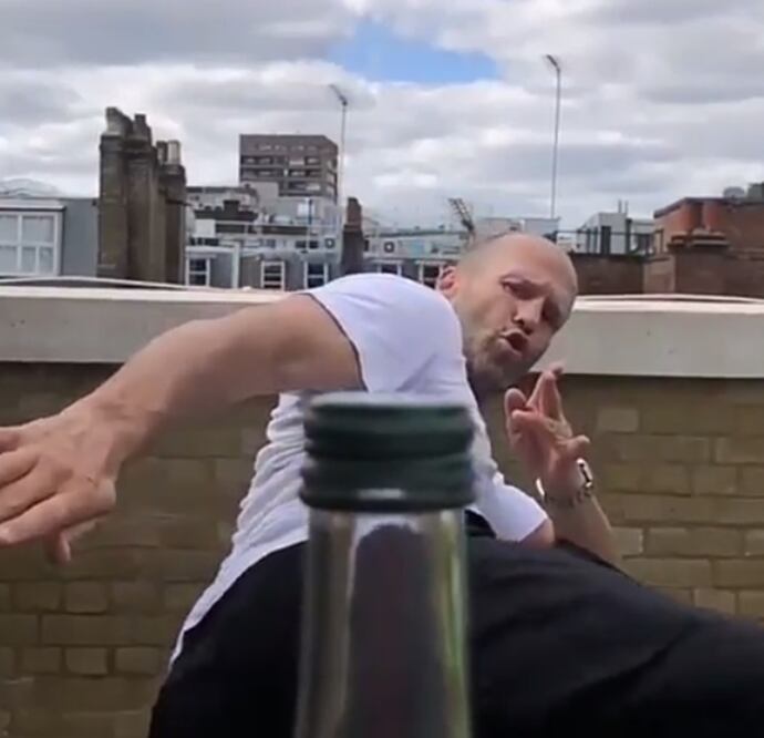 El reto comenzó con peleadores de artes marciales mixtas / Instagram Jason Statham