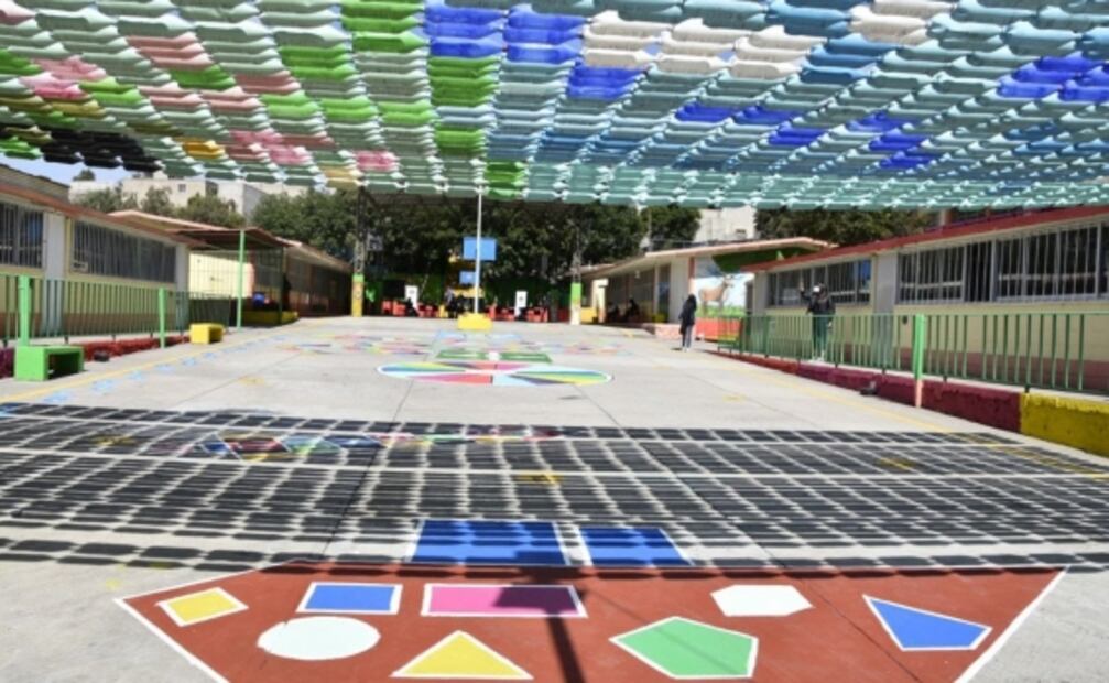 Brugada garantiza limpieza y agua para las 498 escuelas de Iztapalapa