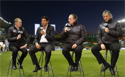 VIDEO: Comentarista de Fox Sports es agredido por aficionados de Rayados