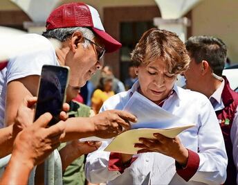 Va Delfina contra la privatización del agua