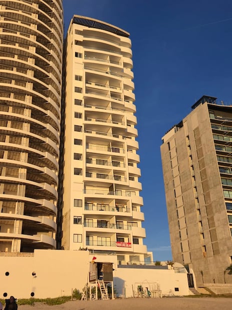 La torre Grand Sunset se ubica frente al mar, en una zona turística marcada por un acelerado crecimiento inmobiliario. Crédito: Miriam Ramírez