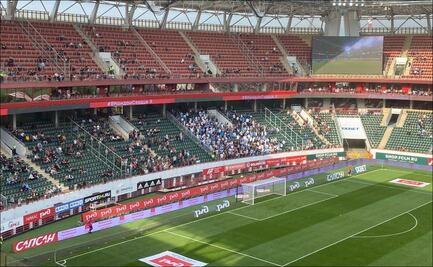 Aficionados asisten al Lokomotiv vs Zenit en Rusia