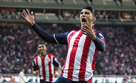 Con doblete de Pulido, Chivas vence 2-0 al Toluca y es líder 