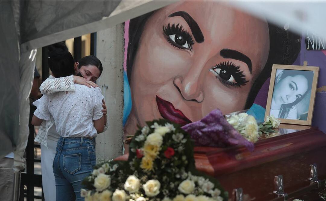 Tras tres años y tres meses después de haber sido asesinada y permanecer desaparecida, Natali fue sepultada. Su madre Aidé asegura que no descansará hasta dar con el responsable de la muerte de su hija. Foto: Ernesto Álvarez/EL UNIVERSAL