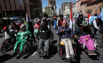 Bolivia: Dispersan con gases a manifestación de discapacitados