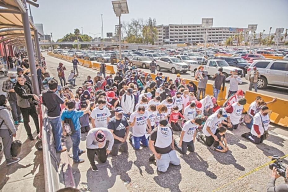 Sesión en el búnker de Palacio Nacional por la marcha feminista