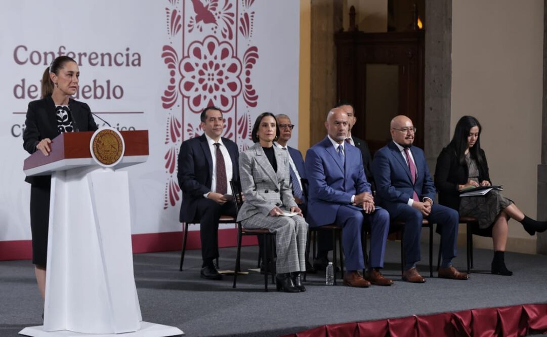 Ciudad de México 02 octubre 2025 Conferencia del pueblo encabezada por la presidenta Claudia Sheinbaum Pardo en el salón de tesorería de Palacio Nacional. Foto: Fernanda Rojas / EL UNIVERSAL