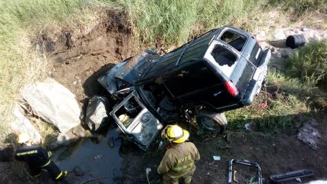 Mueren seis de banda La Trilladora tras volcadura en Jalisco