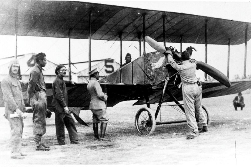 Imagen de los Talleres Nacionales de Construcciones Aeronáuticas (TNCA), creado en noviembre de 1915, de donde salieron los primeros aviones militares construidos en serie y en gran volumen en México (SMEAL)