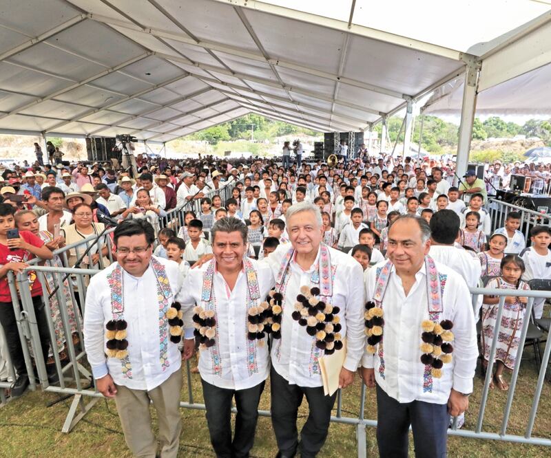 El presidente Andrés Manuel López Obrador, durante su encuentro con las comunidades amuzgo y mixteca, reiteró que su administración va a terminar con la corrupción y la impunidad. Foto: PRESIDENCIA