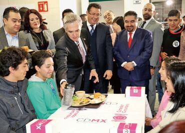 Instalan 20 comedores en prepas de la CDMX
