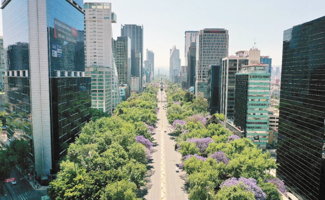 Mexico City, a busy and crowded city, now looks empty amid the coronavirus pandemic - Photo: Alfredo Estrella/AFP